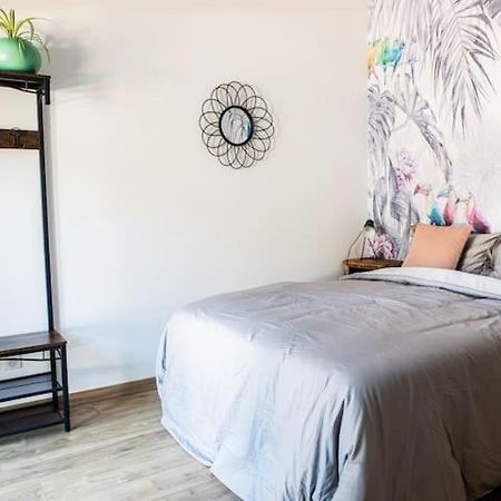 Chambre Tropicale Privee Au Coeur D'Un Village Calme Et Proche Du Vignoble Vinzelles Eksteriør bilde
