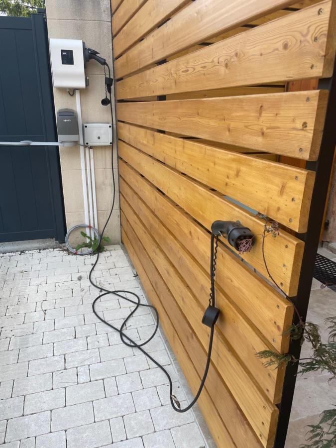 Chambre Tropicale Privee Au Coeur D'Un Village Calme Et Proche Du Vignoble Vinzelles Eksteriør bilde