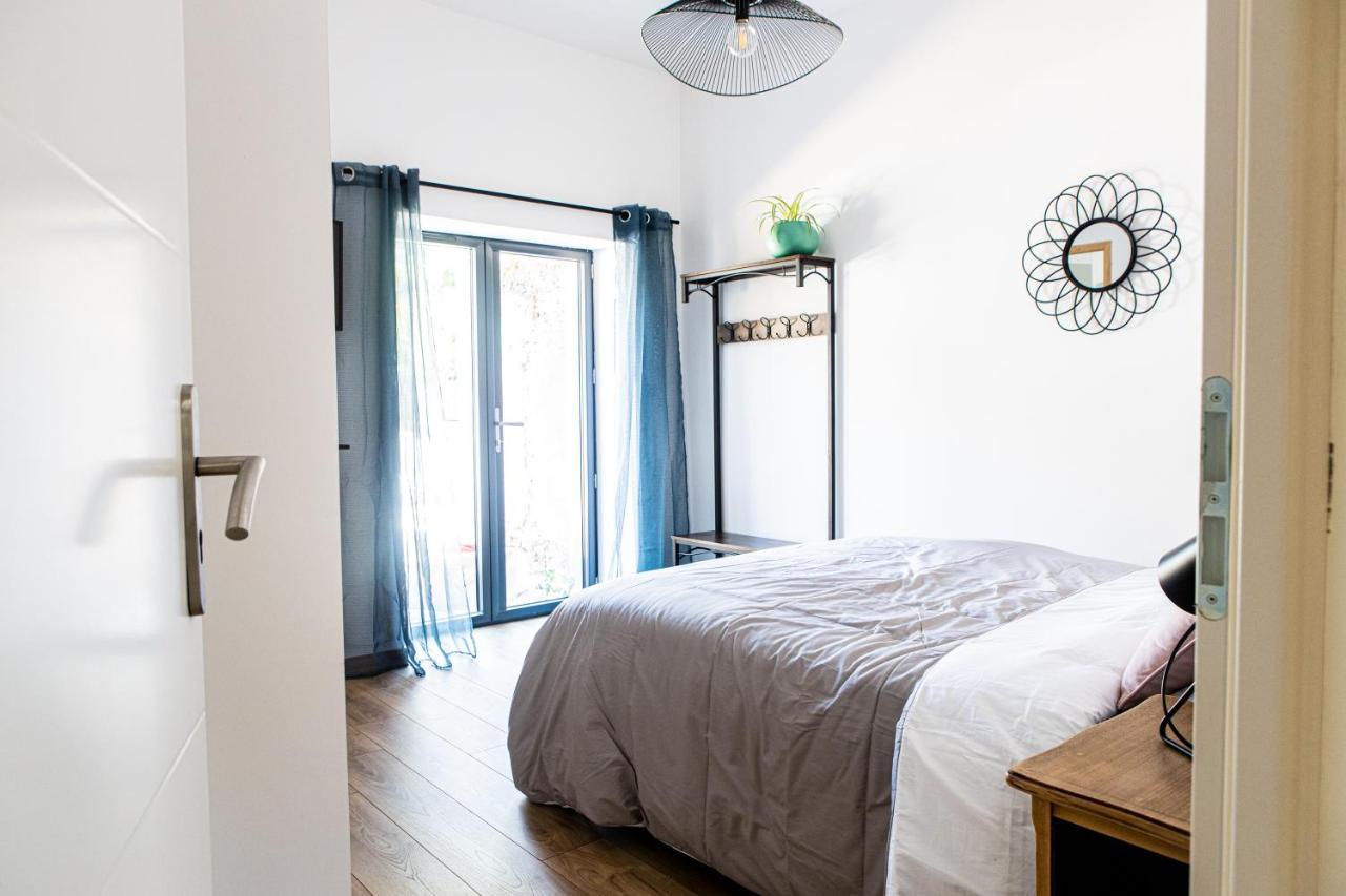 Chambre Tropicale Privee Au Coeur D'Un Village Calme Et Proche Du Vignoble Vinzelles Eksteriør bilde